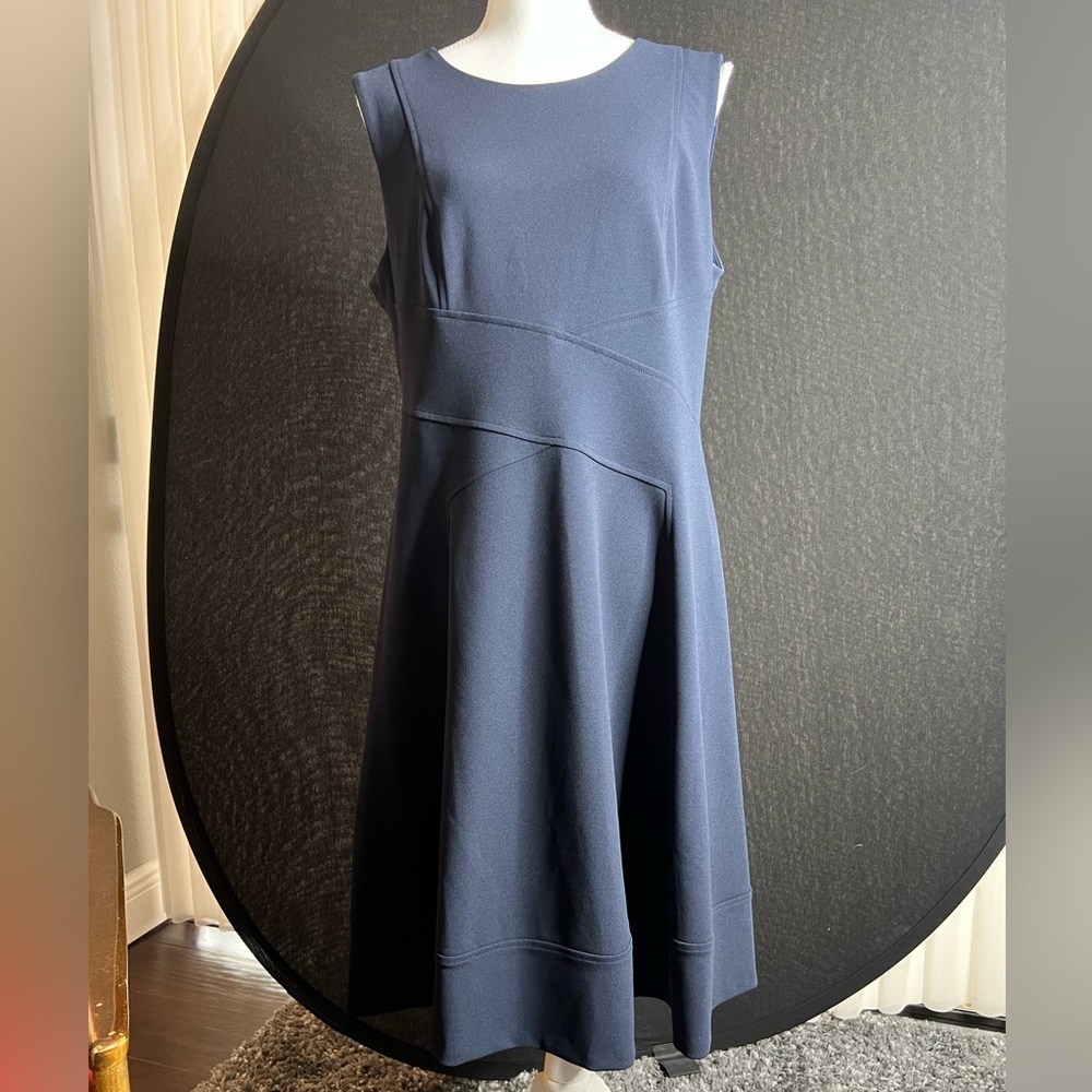 Tommy Hilfiger, mid length dress, navy blue, women’s size 14. Great condition!